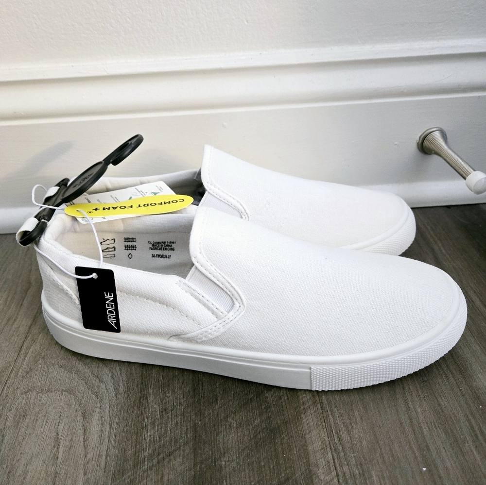 NWT Ardene Slip On Canvas Shoes